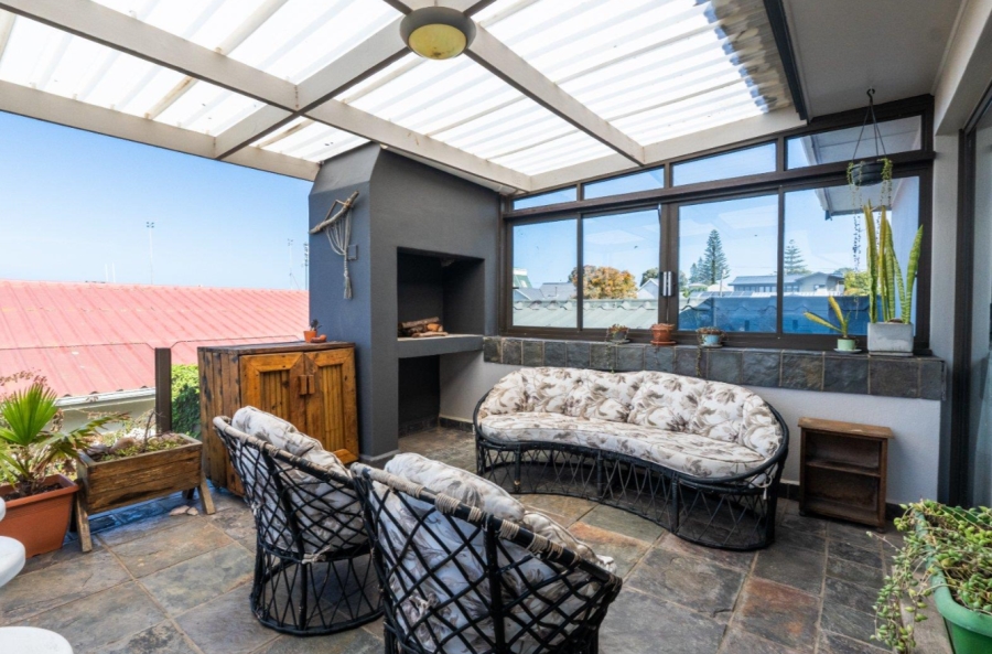 4 Bedroom Property for Sale in Linkside Western Cape